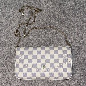 DHGATE Louis Vuitton! Not Authentic